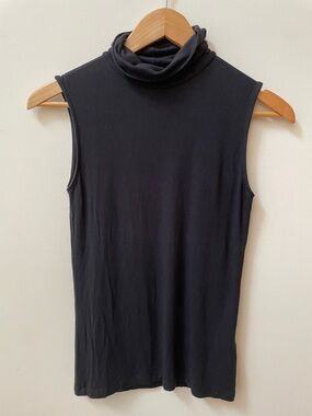 ICHI Sleeveless Black Turtleneck Top